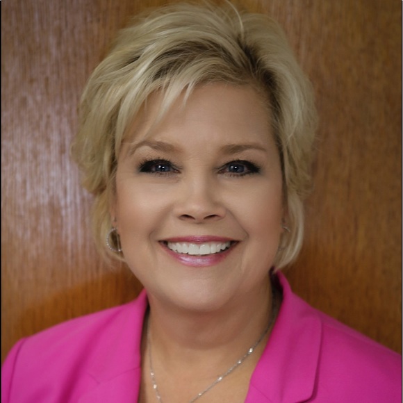 Meet your Posher, Jil - Picture 2 of 2